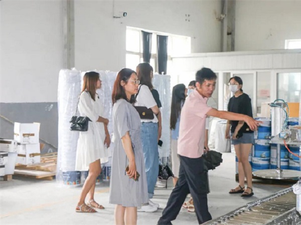 簡訊|琴島貝殼粉受到建筑設(shè)計院的關(guān)注——青島城鄉(xiāng)建筑設(shè)計院領(lǐng)導一行蒞臨我司